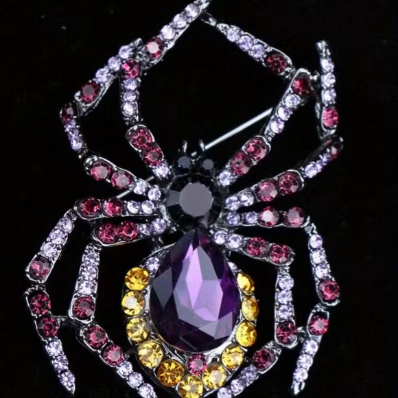 🌺 🌺 🌺 Large  Sparkling Purple Spider Brooch - Picture 1 of 5